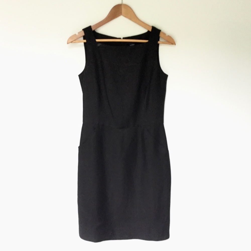 Ann Taylor Black linen dress size 4